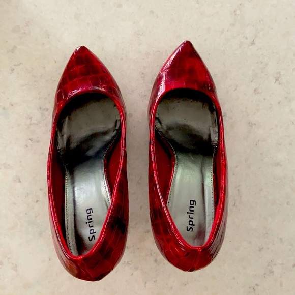 Red alligator platforms! - Picture 1 of 3